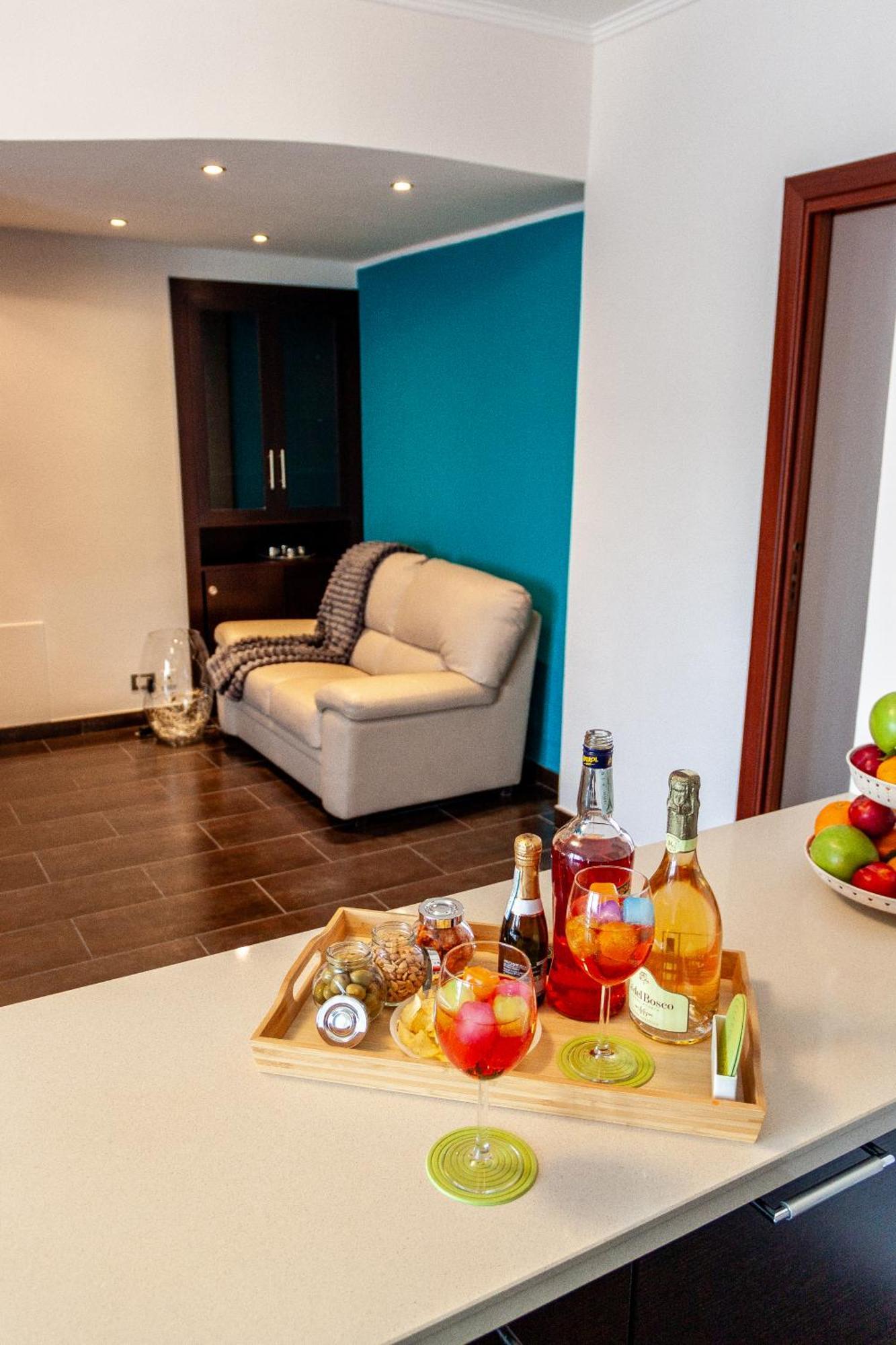 A Casa Di Marco Guesthouse - Apt Di Ciampino E Stazione Per Roma Marino Zewnętrze zdjęcie
